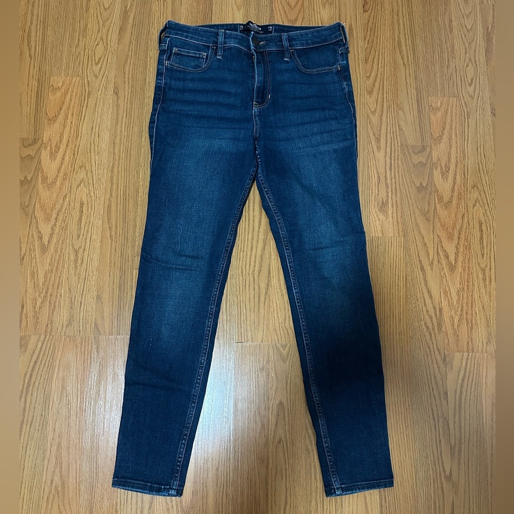 Hollister Classic Blue Women's Jeans size 7S
